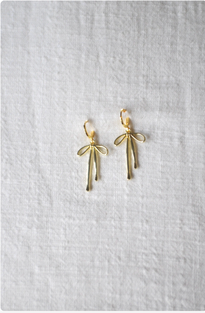 Gold Ribbon Bow Huggies